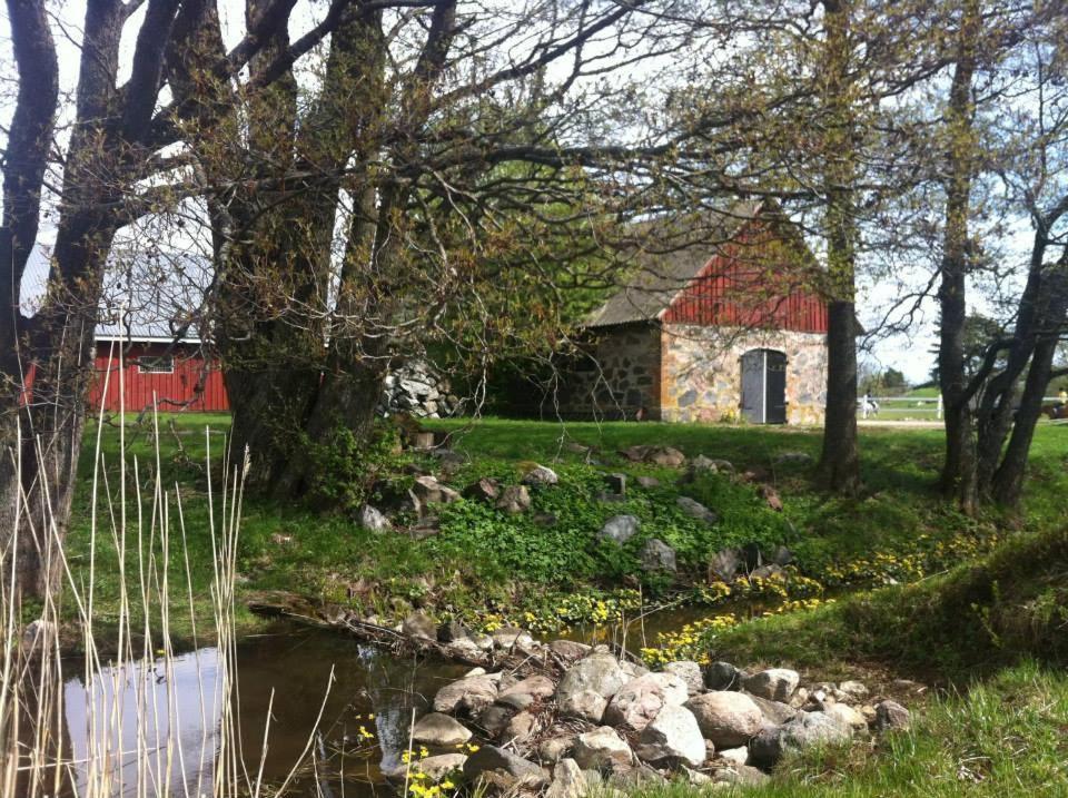 Sassi Talu Horsefarm Hotel Parnumaa Exterior photo
